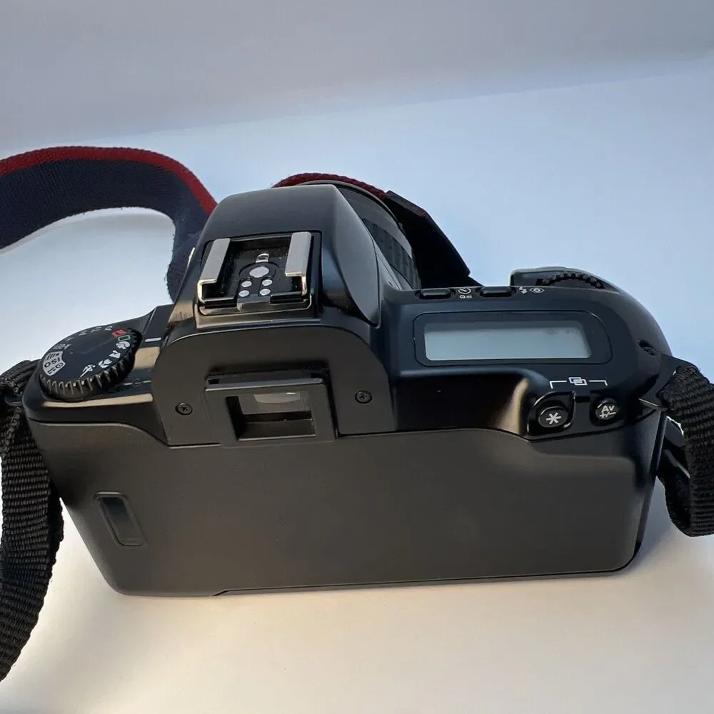 Canon EOS Rebel XS Camera With 35-80mm 1:4 5.6 Tested